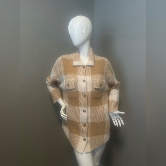 TORRID Women’s Eyelash Jaquard  Plaid Button- Up Jackett Tan/ Cream Size  1 - Picture 2 of 15